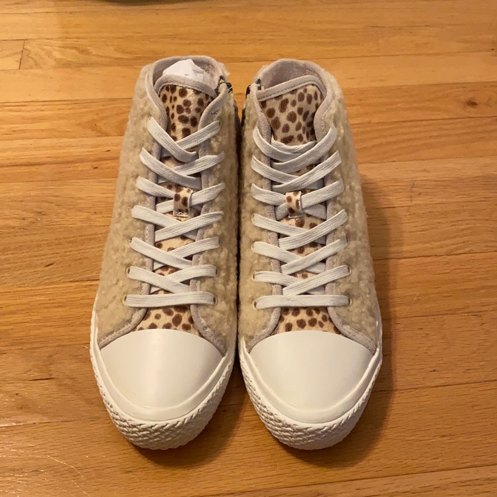 Dolce Vita Veola Plush Sneakers NEVER WORN